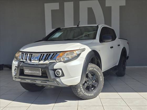 MITSUBISHI L200 TRITON 2.4 16V TURBO DIESEL OUTDOOR GLS CD 4X4 AUTOMÁTICO MITSUBISHI L200 TRITON 2.4 16V TURBO DIESEL OUTDOOR GLS CD 4X4 AUTOMÁTICO